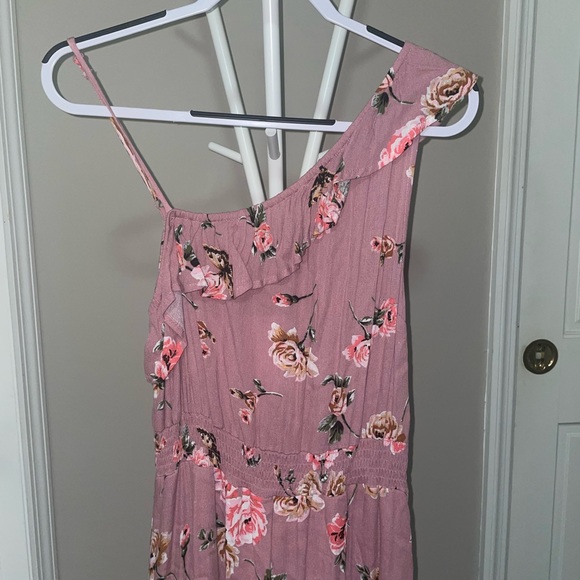 Pink flower one shoulder frills, spaghetti strap, very comfortable, never worn! - Picture 3 of 4